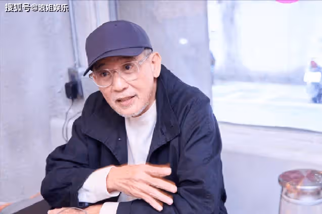 76歲秦漢久居台北多年!鬍子花白身材硬朗,家中擺滿林青霞舊照
