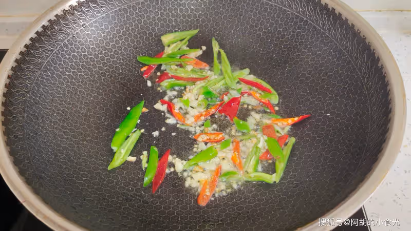 不愧是「菜中珍品」!無敵特脆嫩、特營養,和雞蛋炒一炒,一口吃到16種胺基酸