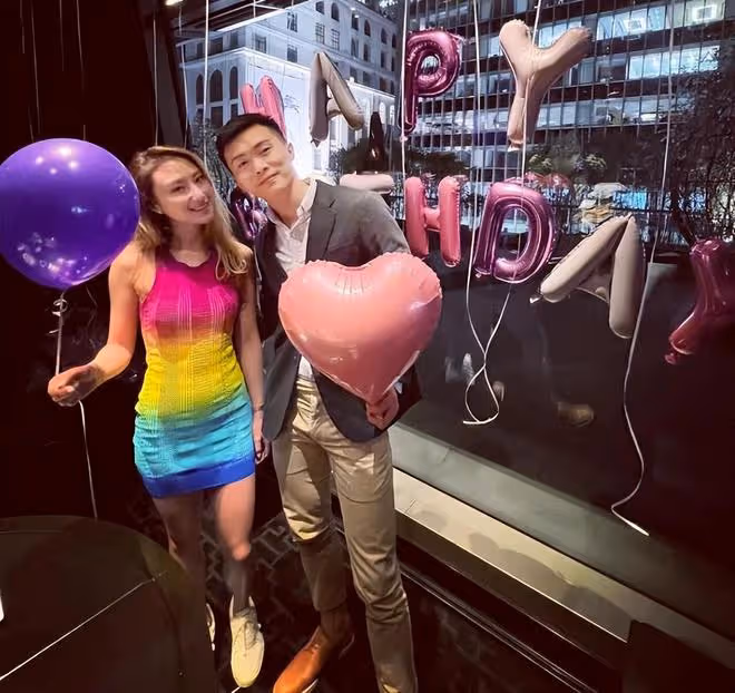 何超雲和未婚夫同游歐洲,一起為結婚地選址,曬全家幸福照