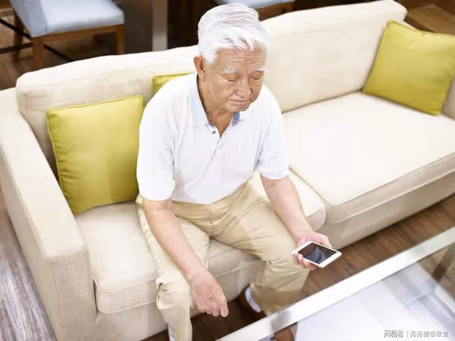 故事:到兒子家養老每天都大魚大肉,我怒而掀桌,鄰居:做的好