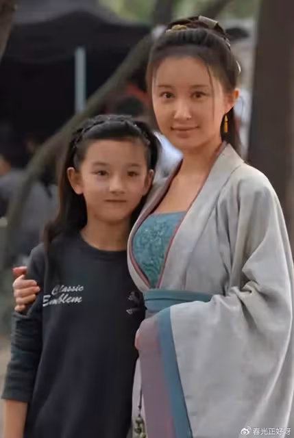 有利可圖是表姐,無利可圖便背刺,宋祖兒翻車,舒暢發文很有意思