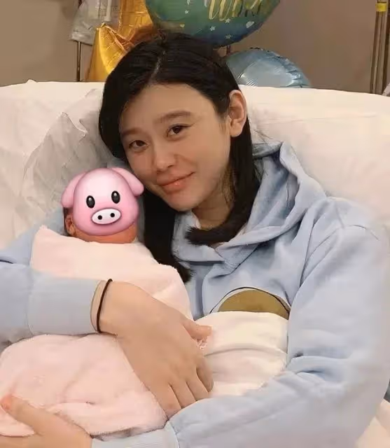 為嫁豪門女星能有多拼?陪看脫衣舞還親身上陣,懷孕先做親子鑑定