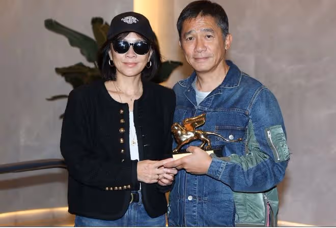 梁朝偉獲頒終身成就獎返港!親解落淚原因︰對自己41年有交代