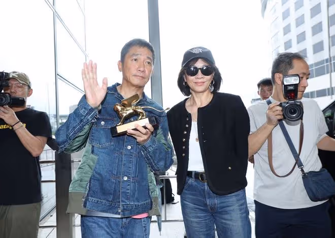 梁朝偉獲頒終身成就獎返港!親解落淚原因︰對自己41年有交代