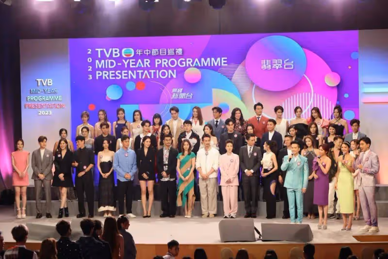 大露美背搶眼！34歲TVB力捧女星曬完美側顏！