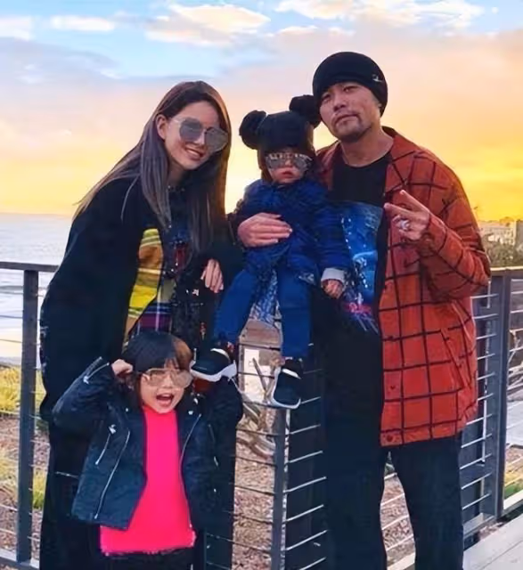 謝霆鋒調侃周杰倫:開演唱會肯定很賺錢吧?周杰倫的回應讓人笑翻