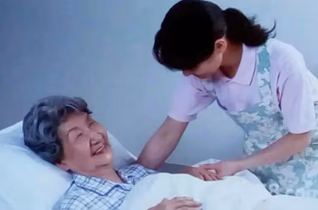 去醫院做護工，發現僱主全家人不堪的一幕！決定不幹了