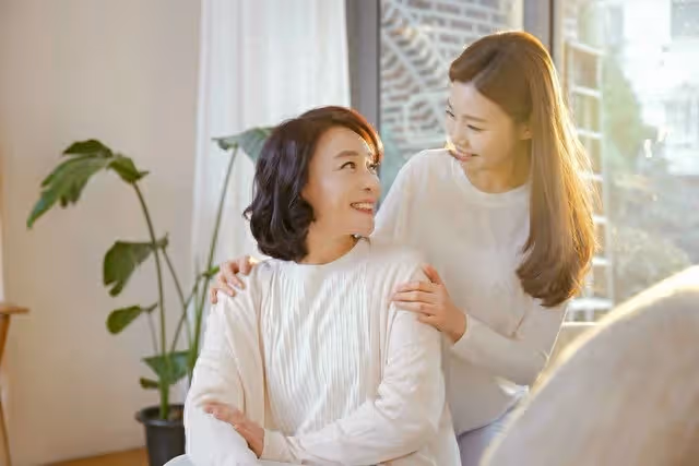 沒錢給養父做手術,親媽突然打來電話:叫我一聲媽,我給你20萬