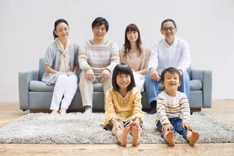 婆婆帶親戚住兒子新房，兒媳發怒收回鑰匙，婆婆後悔不已：我錯了