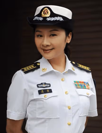 她用10年捧紅男子,男子卻轉身娶了秦海璐,如今揚眉吐氣成製片人