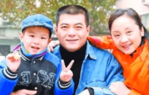 她用10年捧紅男子,男子卻轉身娶了秦海璐,如今揚眉吐氣成製片人