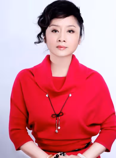 她用10年捧紅男子,男子卻轉身娶了秦海璐,如今揚眉吐氣成製片人