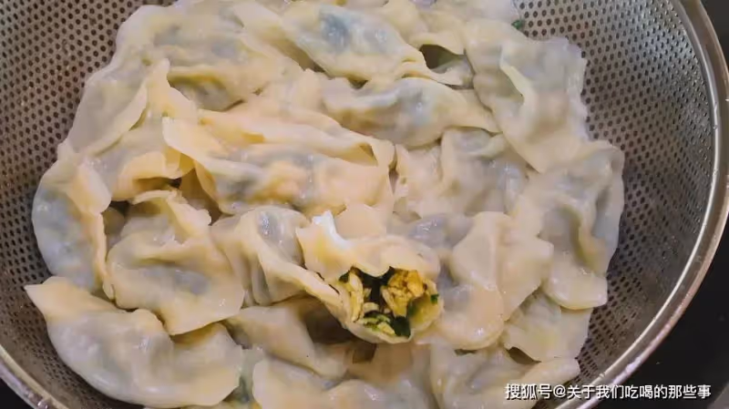 調韭菜餡時,萬不可放2味料,10個人做8個放,難怪餃子不香不好吃