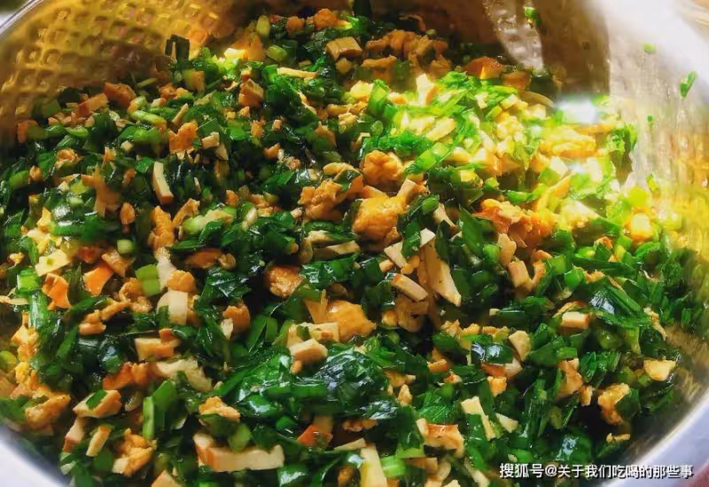 調韭菜餡時,萬不可放2味料,10個人做8個放,難怪餃子不香不好吃