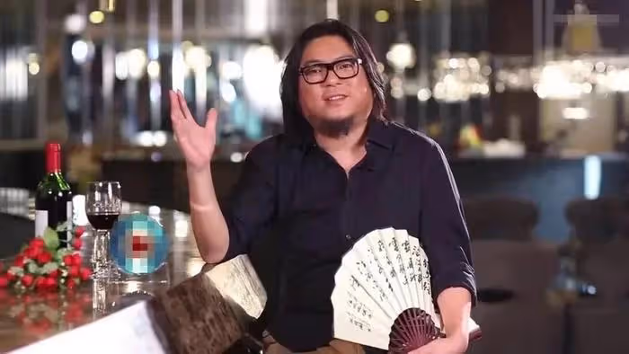 53歲高曉松近況曝光！剪短髮臉暴瘦變化大，蹭熱度曬自拍想復出