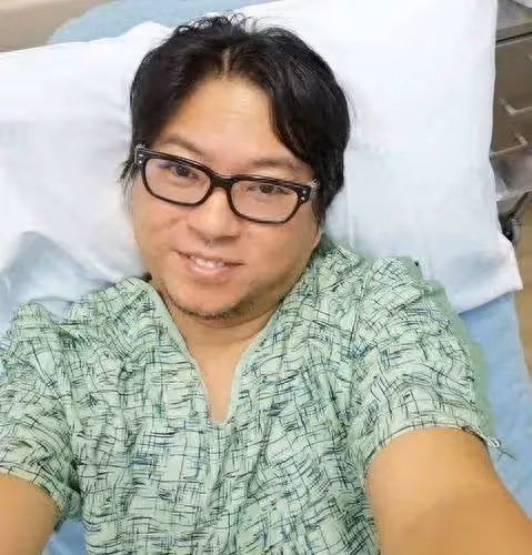 53歲高曉松近況曝光!剪短髮臉暴瘦變化大,蹭熱度曬自拍想復出