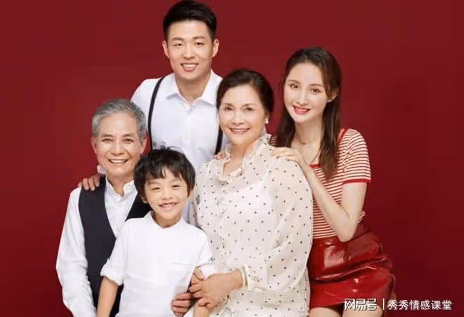 故事：老公死後我跟公公同在屋檐下，閒言碎語不斷，我一怒賣了房