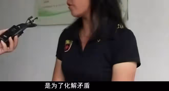 丈夫被連捅20刀，老婆卻和兇手戴綠帽解釋稱他坐牢後沒女人