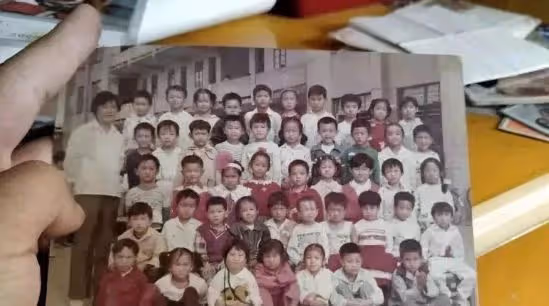 回顧:15年小伙不顧家人反對與企鵝病女友窮游全國,游出愛心路線