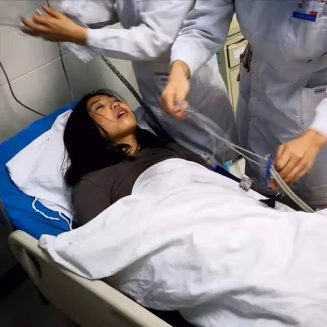 回顧:15年小伙不顧家人反對與企鵝病女友窮游全國,游出愛心路線