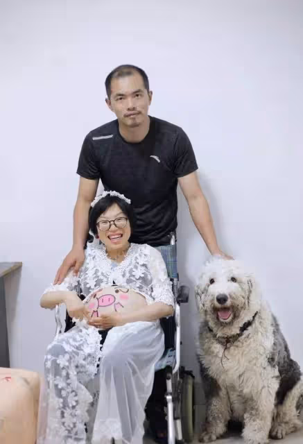 回顧:15年小伙不顧家人反對與企鵝病女友窮游全國,游出愛心路線