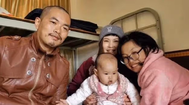 回顧:15年小伙不顧家人反對與企鵝病女友窮游全國,游出愛心路線