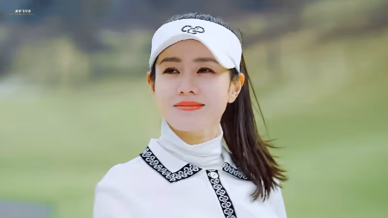 扎馬步拍照，玄彬是懂孫藝珍美貌的！