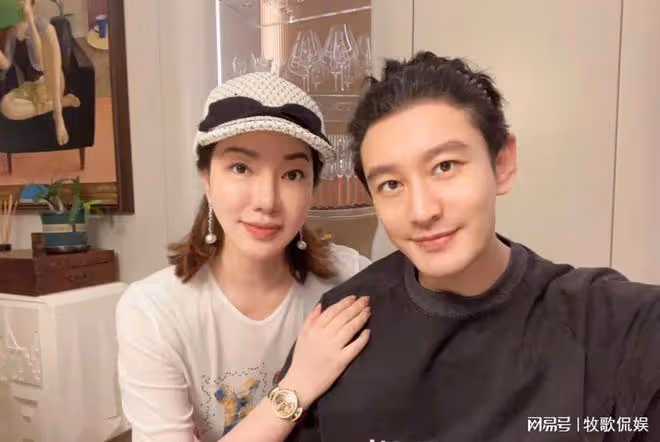 黃曉明上海豪宅內景曝光，牆壁掛自畫像好自戀，髮際線像假髮套
