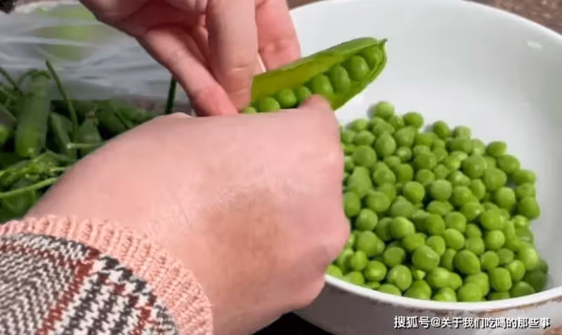 保存豌豆別再焯水了,教你一招,放一年也飽滿鮮嫩,不縮水不發黃