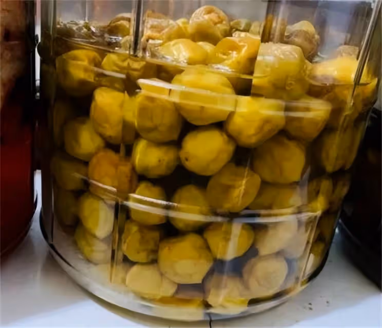 教你傳統腌制青梅做法，酸酸甜甜，夏天解暑神器，放幾年不會壞