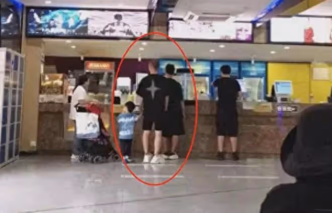 力破離婚傳聞!章子怡汪峰帶孩子外出吃飯,一家人其樂融融感情好