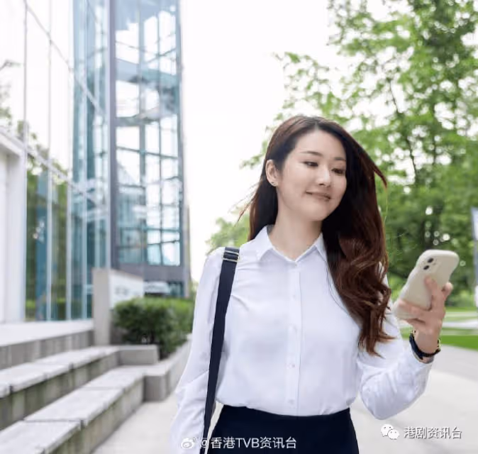 TVB小花退出香港娛樂圈!首做女一傳惹怒男主停工再進修稱被誤解