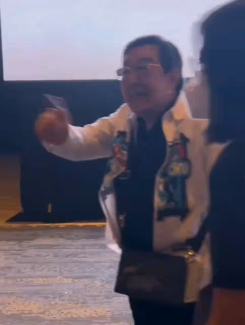 劉德華慶祝62歲生日,現場明星雲集,曬上百張妻女照片秀恩愛