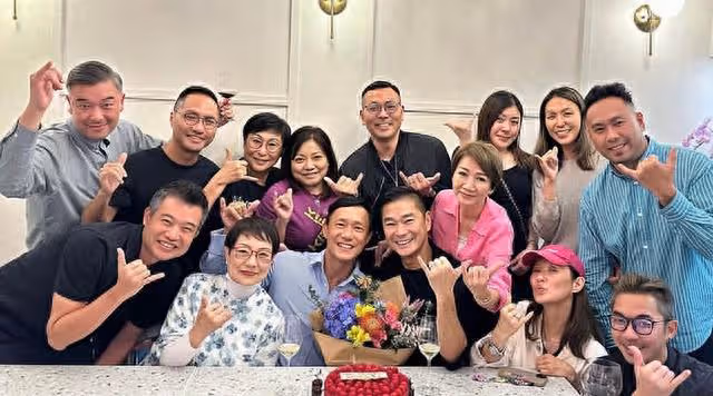 香港知名男主持與丈夫慶祝結婚六周年,因家族遺傳兩度確診患癌
