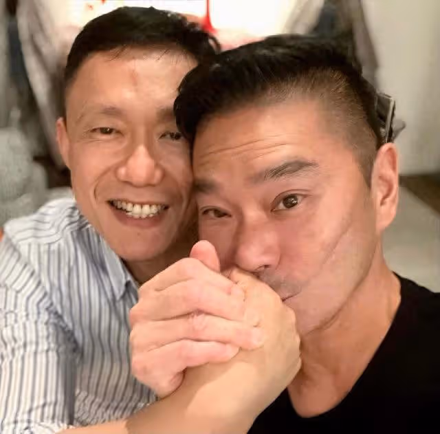 香港知名男主持與丈夫慶祝結婚六周年,因家族遺傳兩度確診患癌
