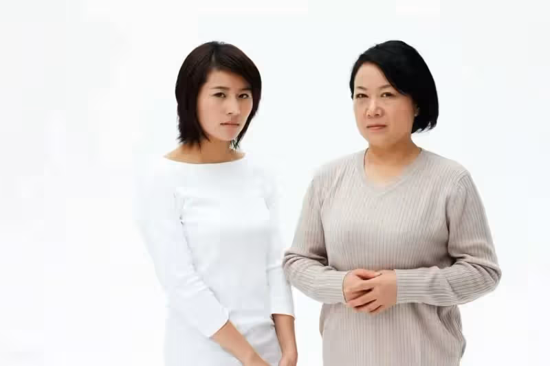 女兒婚前懷孕,婆婆要兩套房8萬陪嫁,我勉強答應女兒卻說我害了她