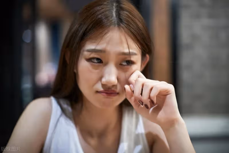 女兒婚前懷孕,婆婆要兩套房8萬陪嫁,我勉強答應女兒卻說我害了她