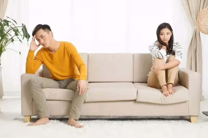 女兒婚前懷孕,婆婆要兩套房8萬陪嫁,我勉強答應女兒卻說我害了她
