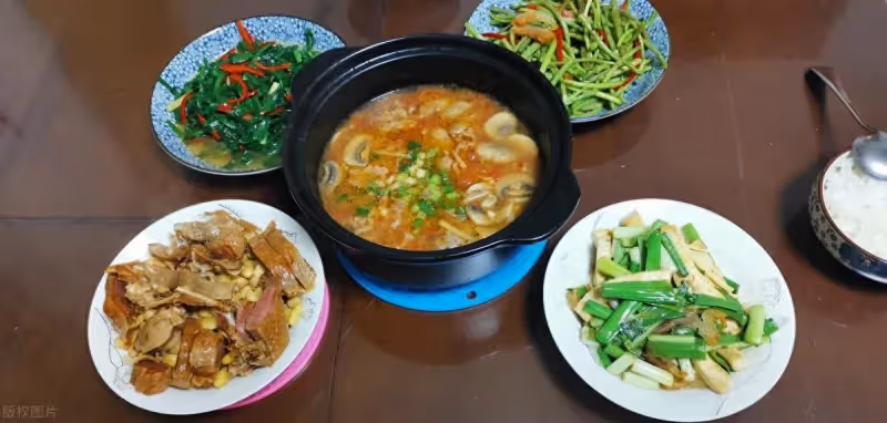 我58歲,退休金1200,沒錢沒房只有一個女兒,如今過得很幸福
