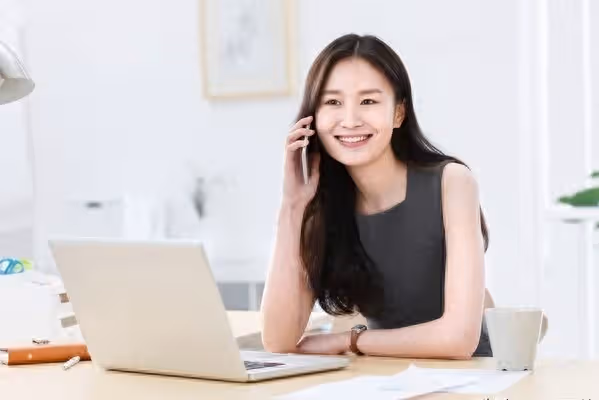 我賣掉婚前房給我爸治病,婆婆氣炸了,她吼道:給我三十萬