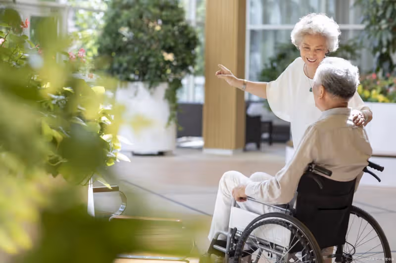 伺候95歲癱瘓母親15年，70歲大媽崩潰大哭：我老了不強求子女養老
