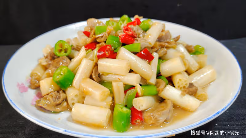 蓮藕和它完美一對!隨手炒一盤,一盤都是脆、滿口都是嫩,沒三碗飯不過癮