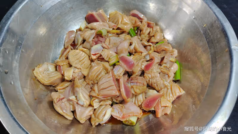 蓮藕和它完美一對!隨手炒一盤,一盤都是脆、滿口都是嫩,沒三碗飯不過癮