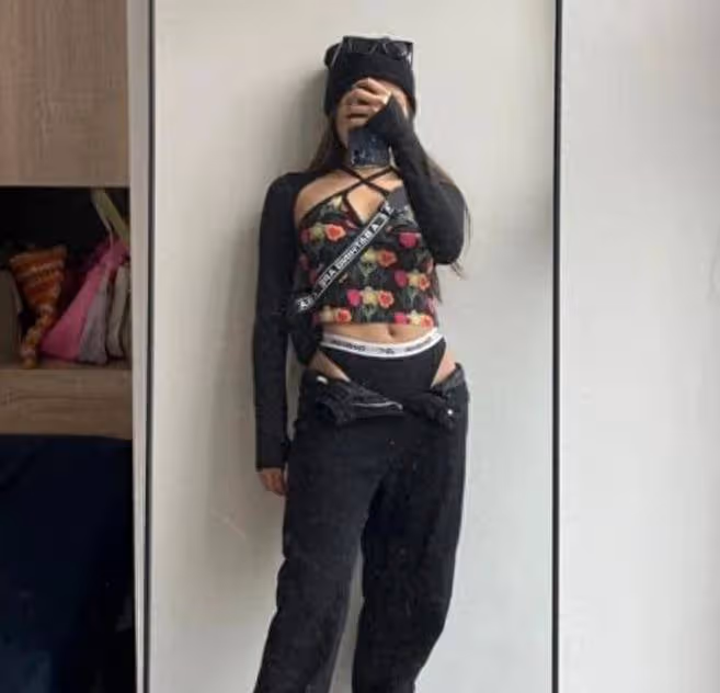 上海女孩流行了一種新的穿衣方式:「內衣外露」性感時尚,回頭率嚇人