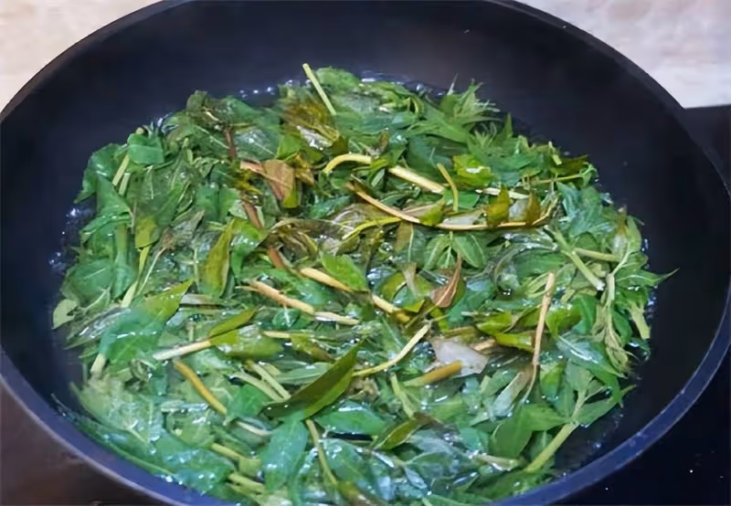 香椿芽到底要不要焯水?很多人都沒搞明白,難怪總感覺差點意思