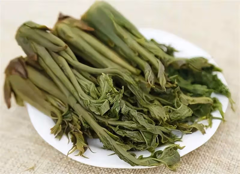 香椿應該生腌還是熟腌?哪種食用方法更好吃呢?