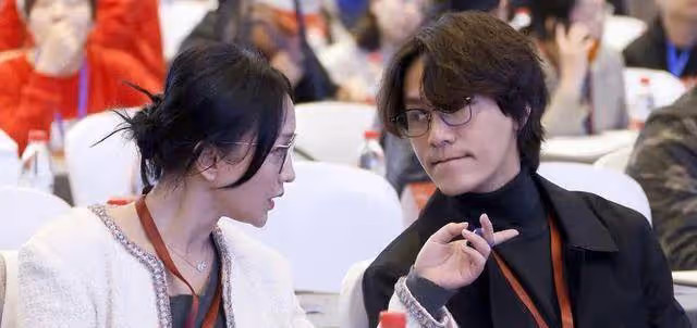 陳坤曬九宮格為周迅慶生，13年神仙友誼引網友羨慕