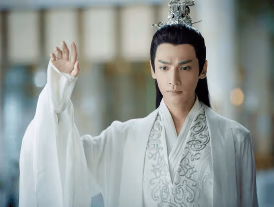 羅雲熙驚艷了時光,公子如玉溫婉無雙,用十年的磨礪證明自身魅力