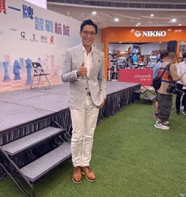 兒子與圈外女友好事近？TVB視帝開腔回應，直言不著急抱孫