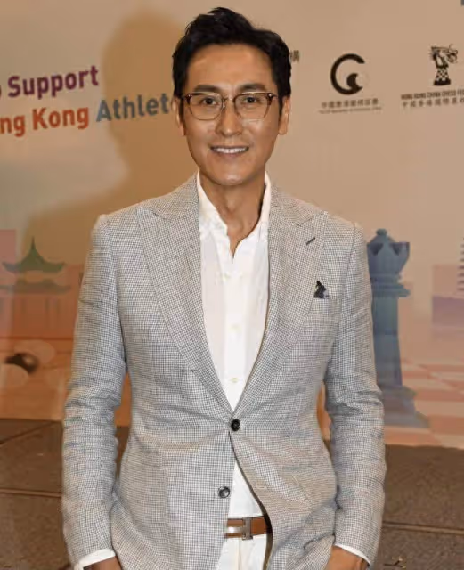 兒子與圈外女友好事近？TVB視帝開腔回應，直言不著急抱孫